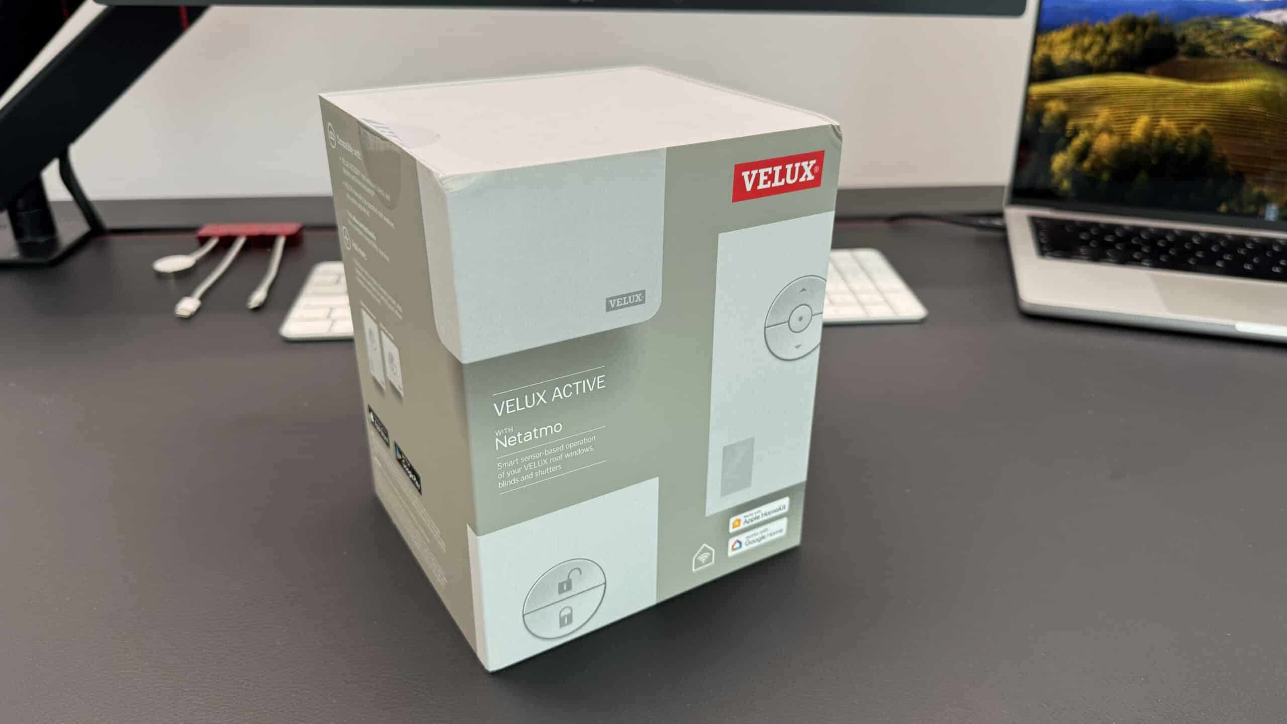 Die Verpackung des Velux Active ist schön gestaltet und verrät, dass ein Zusammenspiel mit HomeKit und Google Home möglich ist. 